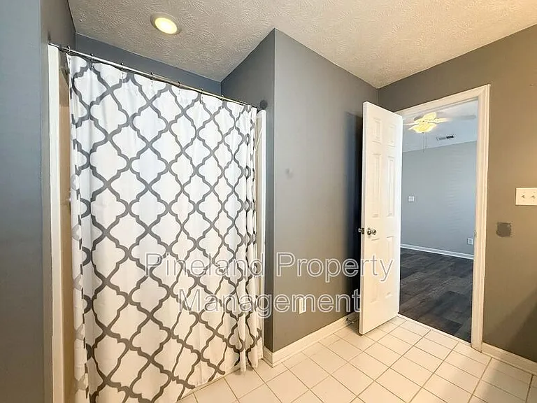 225 Shakerstone Dr — Photo 15