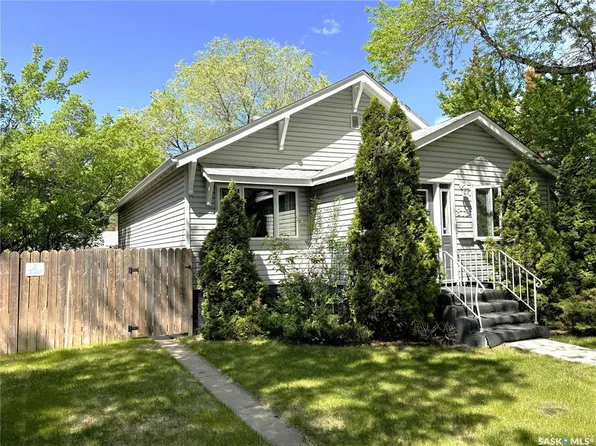 819 5th AVENUE N, Saskatoon, SK S7K 2R7
