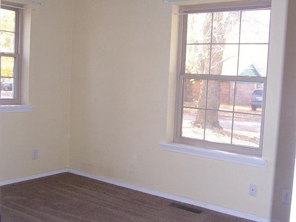 5th image of 904 N Florence Ave