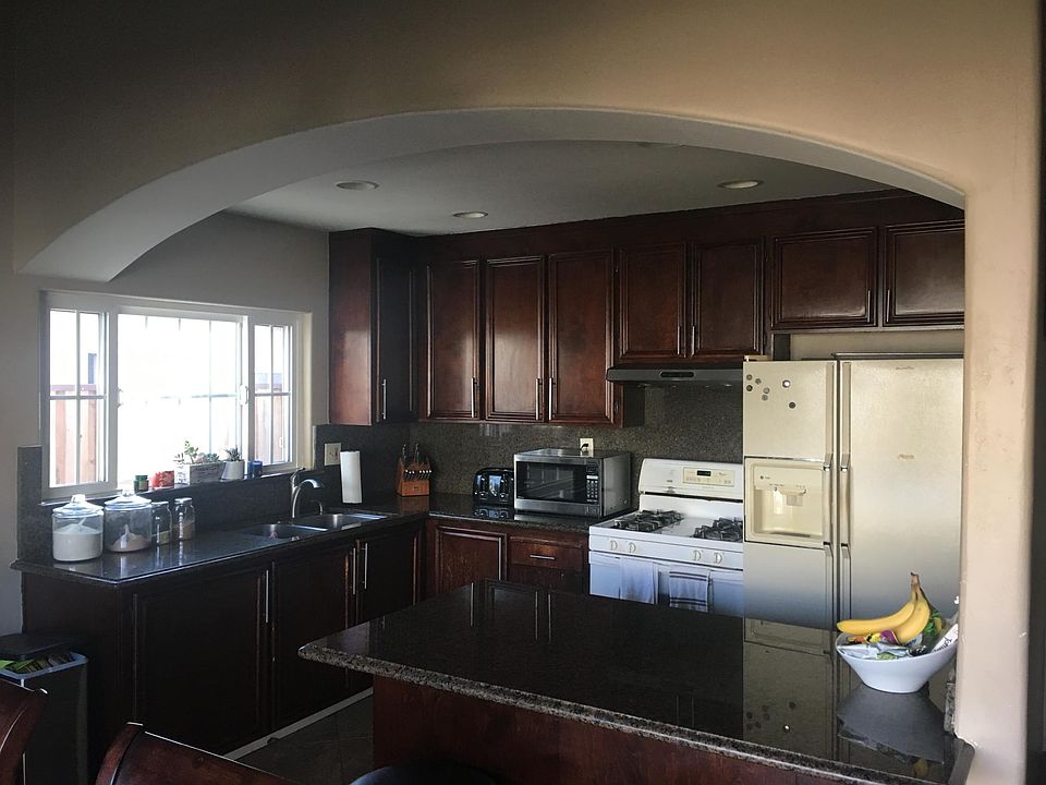 1st image of 3006 Millbrook Dr