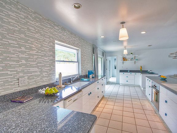 2nd image of 8491 Clematis Ln