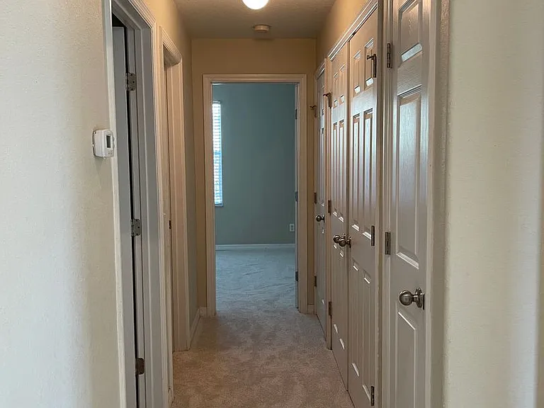213 Towerview Dr E — Photo 16