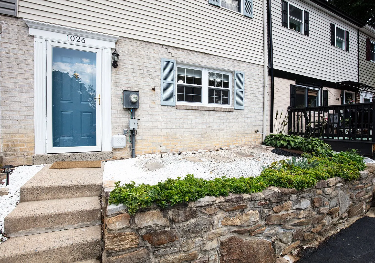 Available For Showing 3br/1.5ba — Photo 1