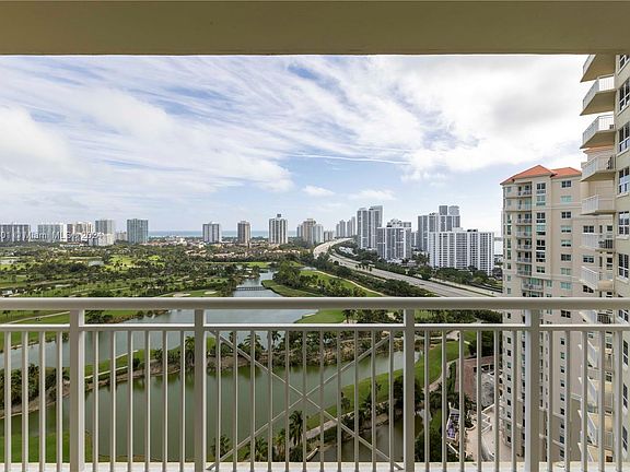 4th image of 19501 W Country Club Dr APT 2215