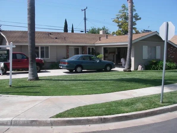 5712 Castle Dr, Huntington Beach, CA 92649