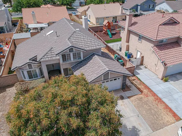 2052 E Oldfield St, Lancaster, CA 93535