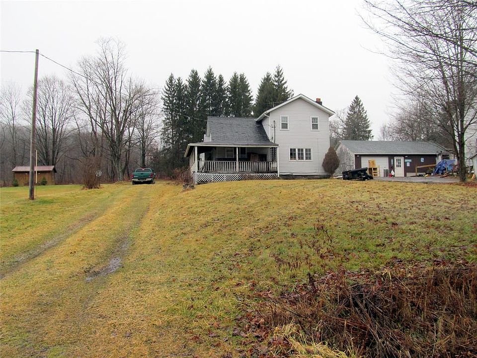 1st image of 667 Main St