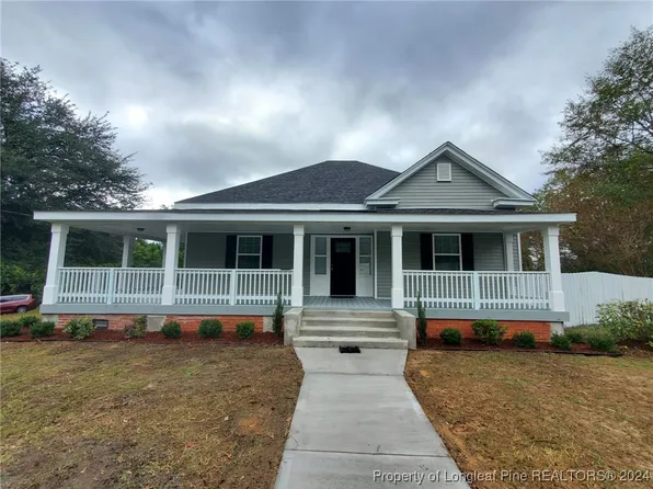 307 W 3rd Ave, Red Springs, NC 28377
