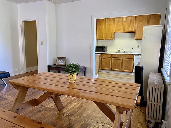 Living Room/ Dining Area