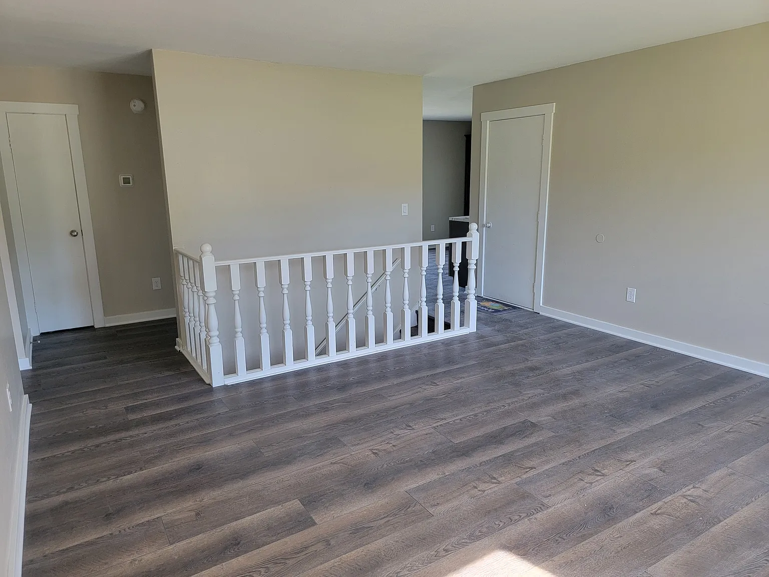 4 bed, 1.5 bath, 885 sqft, $1,850 — Photo 2