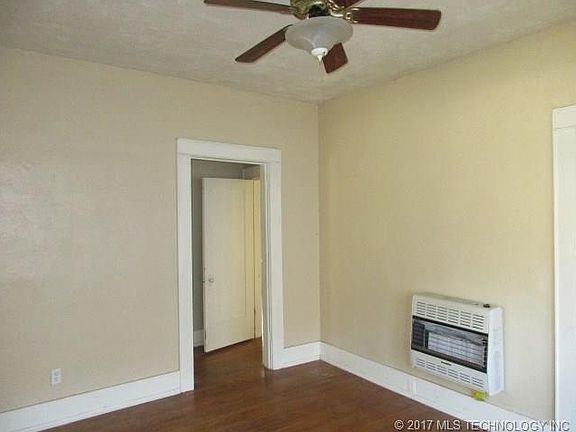 3rd image of 818 E Miami Ave