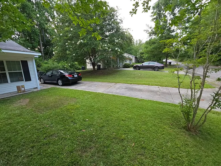 2417 Luxembourg Dr — Photo 7