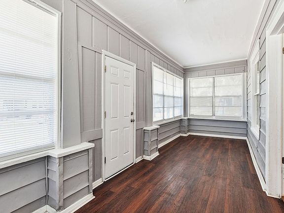 4th image of 1029 12th Ave S