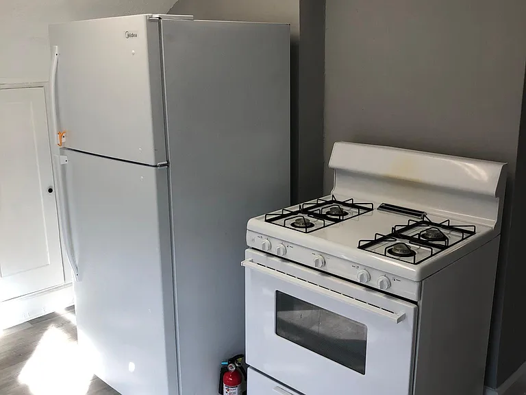 Gas range and refrigerator (No ice maker)