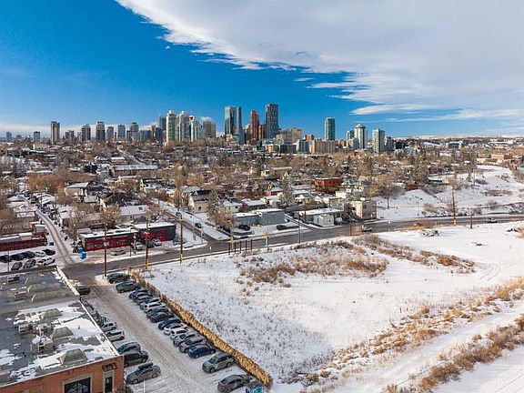 5th image of 1802 11th St SE