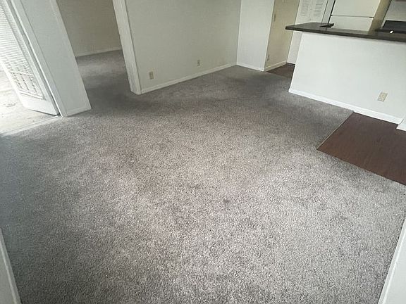 3rd image of 718 Executive Center Dr APT 36
