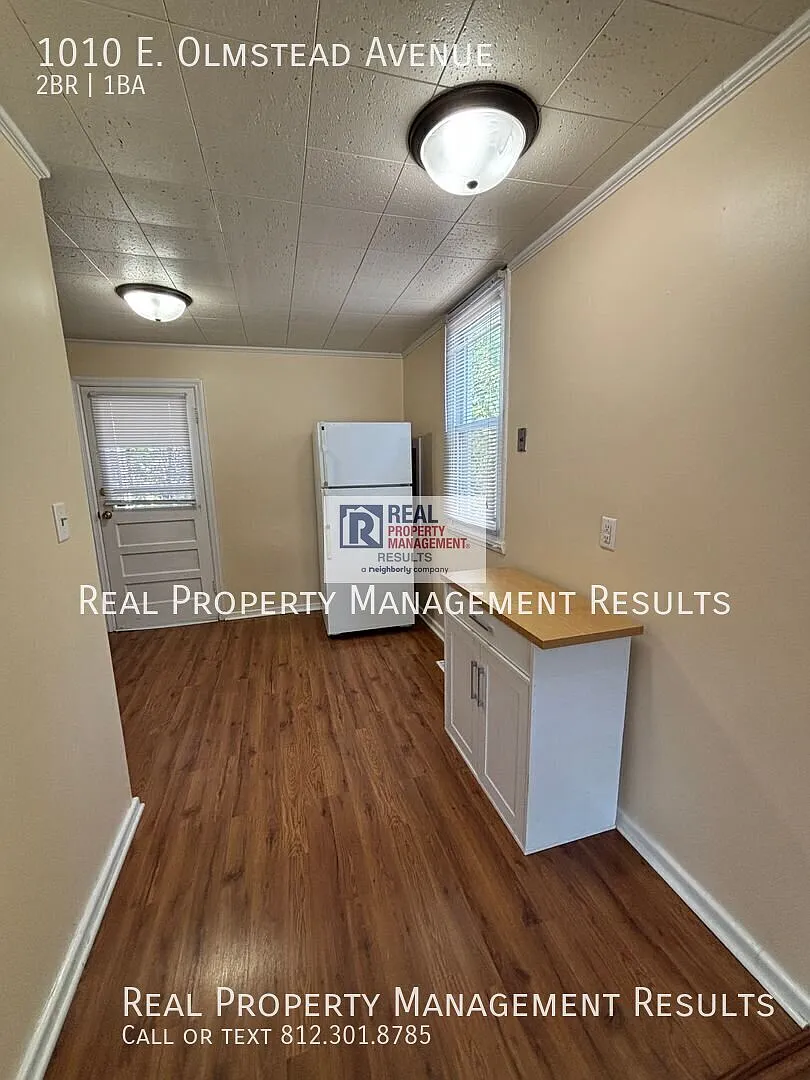 North Side Home with Garage and In-Unit Laundry — Photo 4