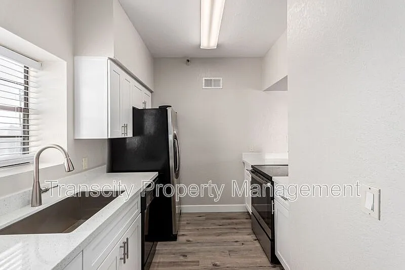 8020 E Thomas Rd #323