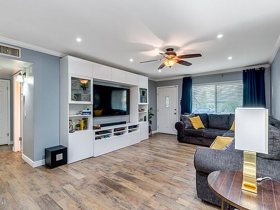 2nd image of 2021 W Garden Dr
