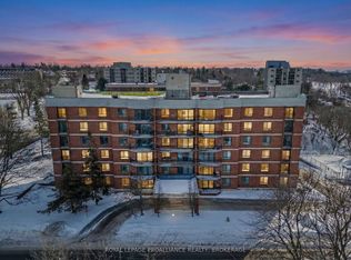 14 Greenview Dr #204, Kingston, ON K7M 7T5