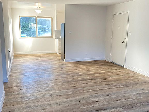 Living Room Towards Kitchen