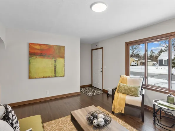 947 Lovell Ave W, Saint Paul, MN 55113