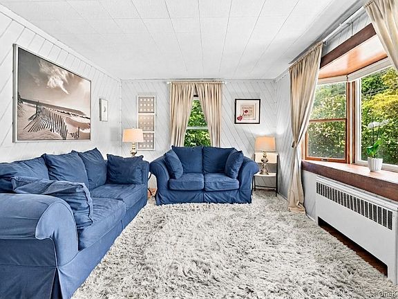 5th image of 70 Fanning Avenue