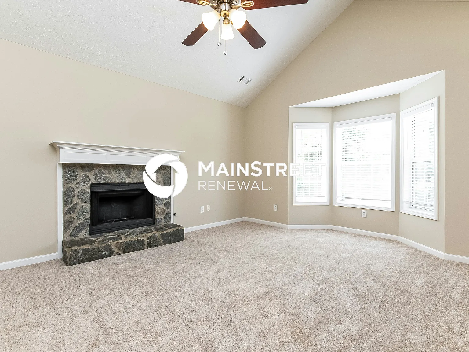 2180 Castle Royale Dr — Photo 2