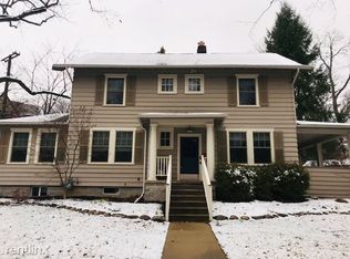 1425 Cambridge Rd, Ann Arbor, MI 48104