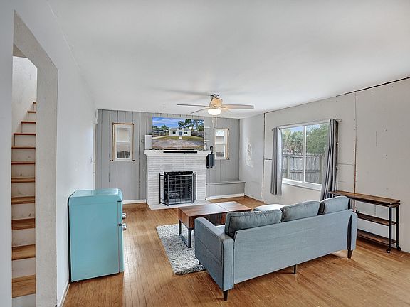 2nd image of 1813 SW 10th Street