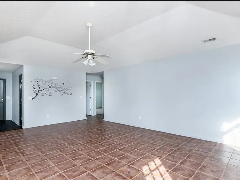 4105 Lakeside Dr — Photo 5