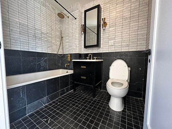 4th image of 564 Saint Johns Pl Unit 707