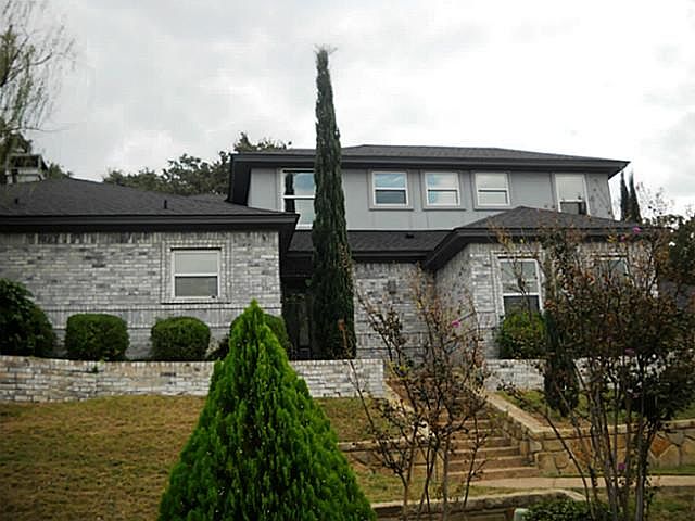 1st image of 2850 Lakeside Dr
