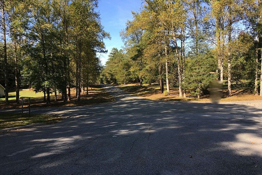 2nd image of 476 Land Or Dr