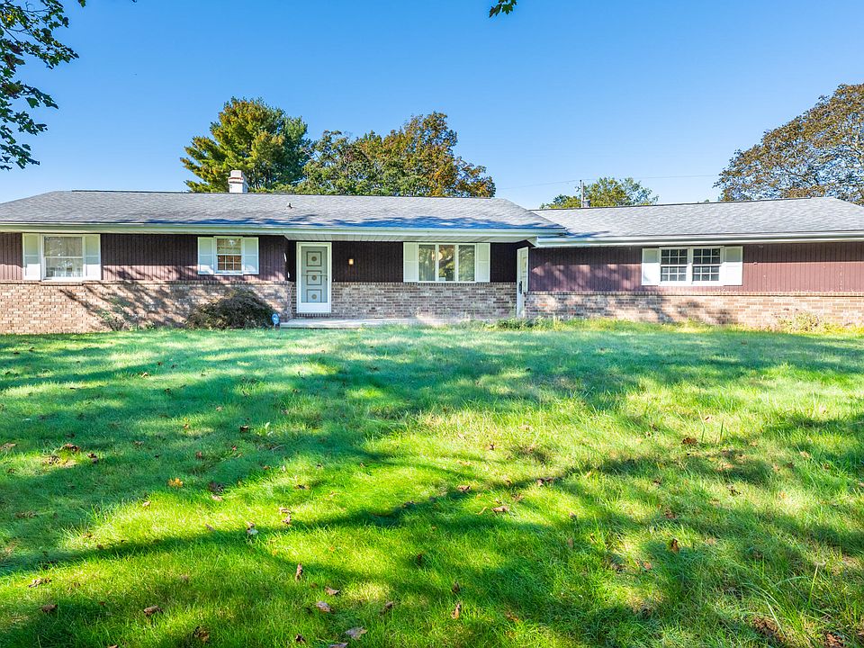 1st image of 2440 Lora Dr