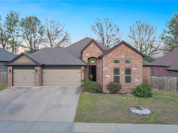 709 SE Eaton St, Bentonville, AR 72712