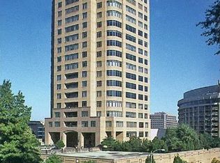 400 W 49th Ter APT 2022, Kansas City, MO 64112