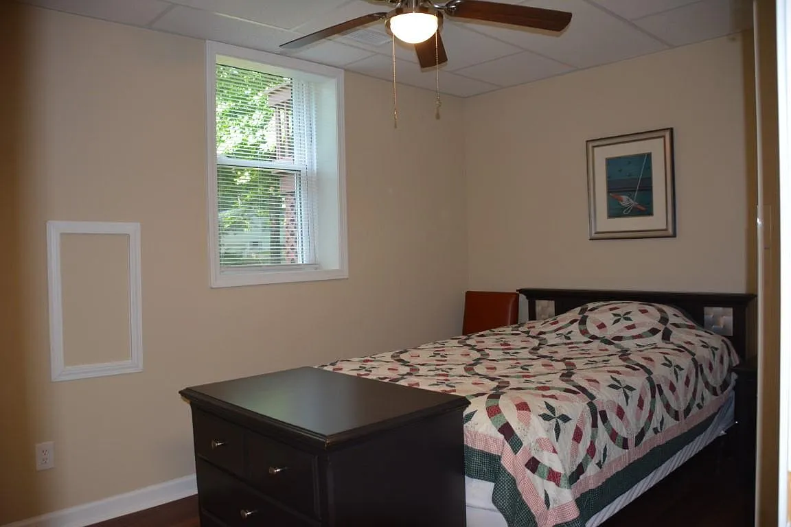 4 bed, 2.0 bath, 2181 sqft, $836 — Photo 1