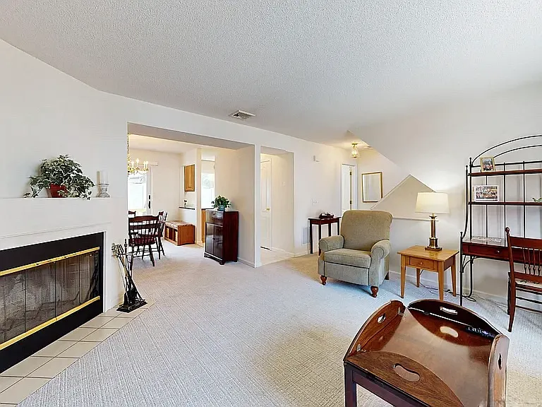 68 Virginia Ave #14 — Photo 3