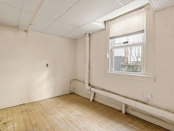 4th image of 520 Schuyler Ave Floor 1