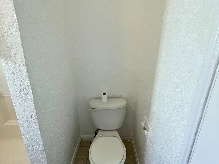 9037 Cattaraugus Ave — Photo 22