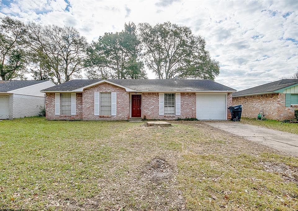 1st image of 5851 Greencraig Dr