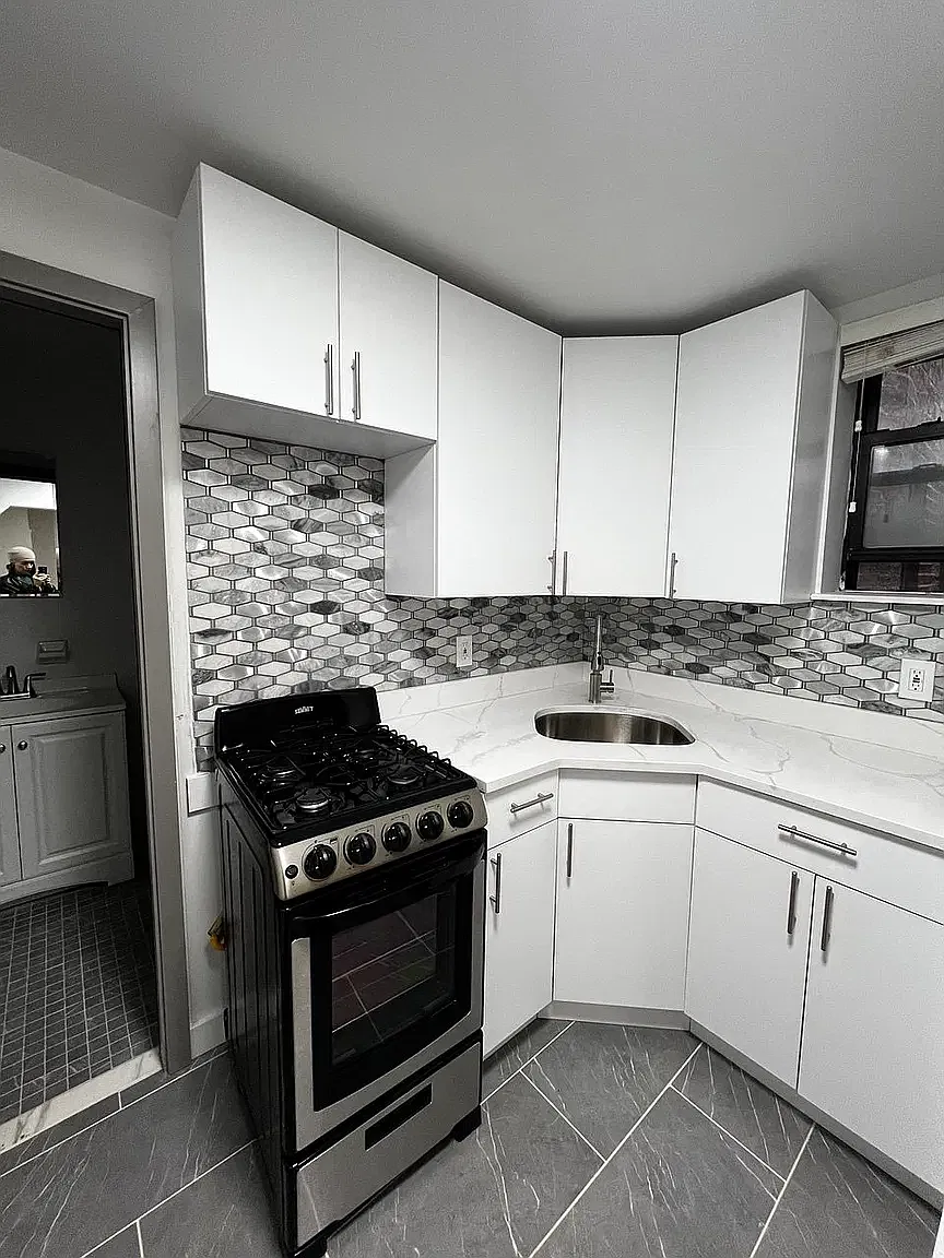 226 East 14th Street — Photo 2