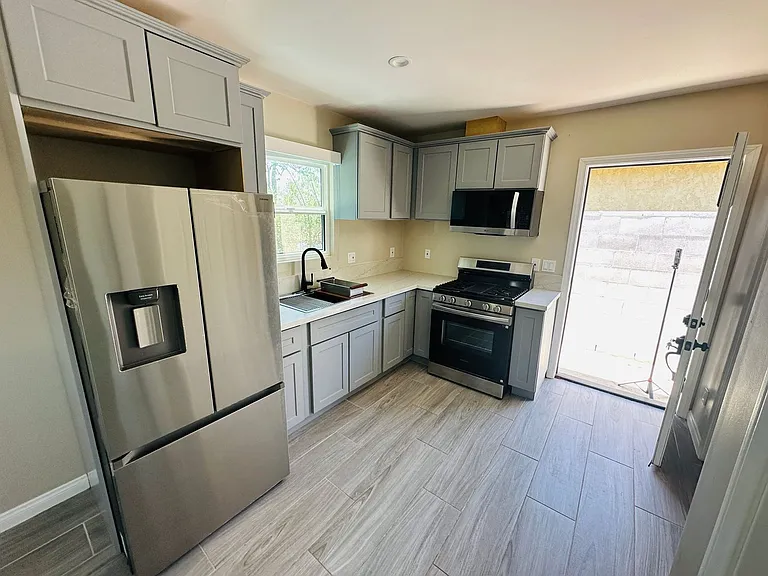 Gorgeous 1BD/1BA all appliances included. Move in ready!! — Photo 9
