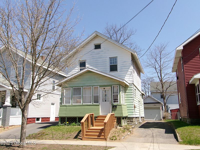 2nd image of 573 Ontario Street
