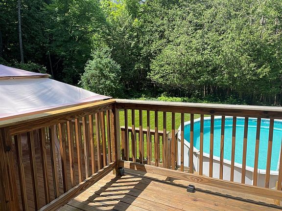5th image of 537 Bear Hill Rd