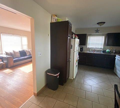 4th image of 2128 S 46th Ave