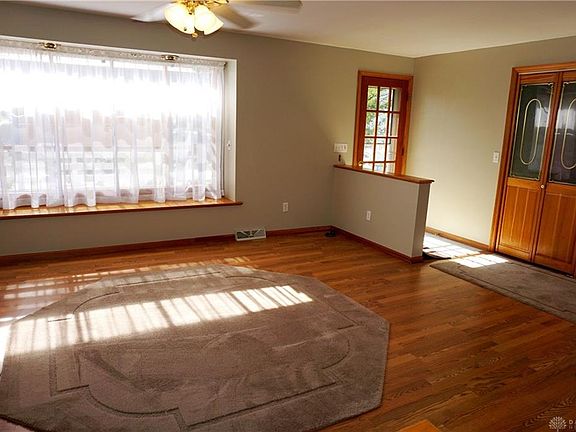 5th image of 10099 Yale Ave