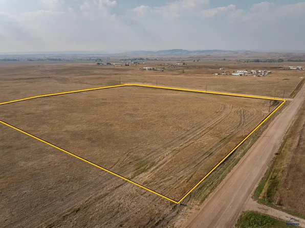 4 Snaffle Ct, Rapid City, SD 57701