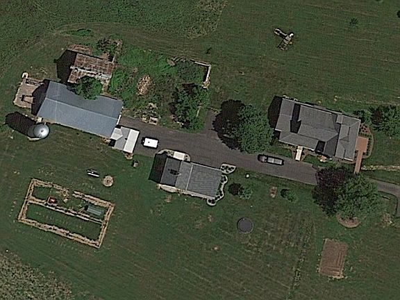 5th image of 8 Berton Ct